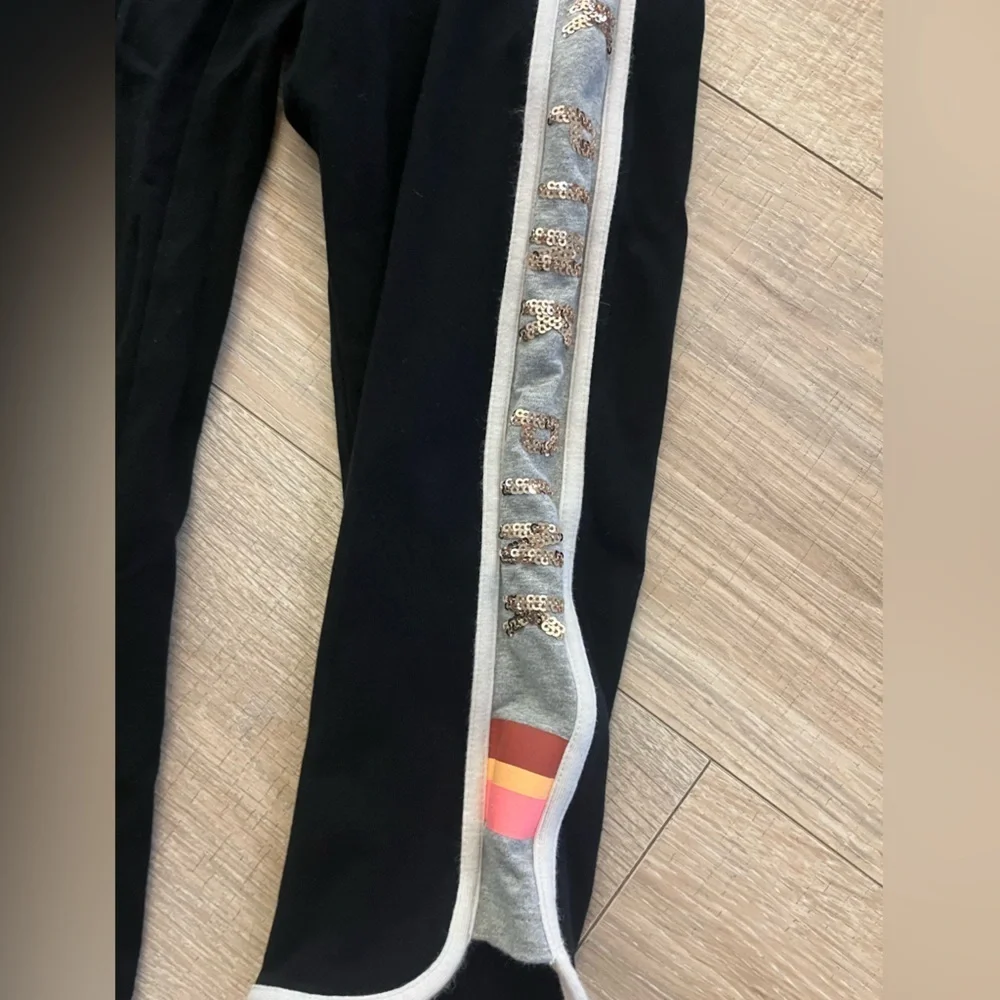 PINK Bling Capri Leggings Medium - Picture 2 of 4